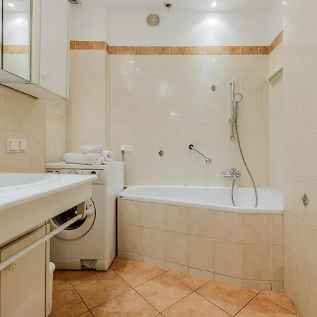 Shortstaypoland Szara B170 * ורשה